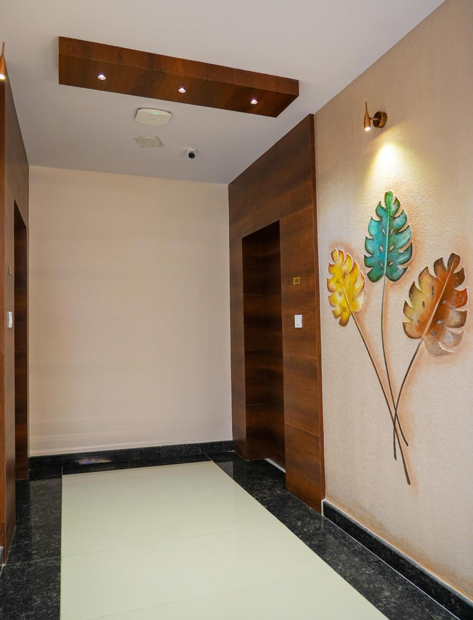 Sri Krishna Inn - Kempegowda Airport Bangalore Devanahalli Exterior foto